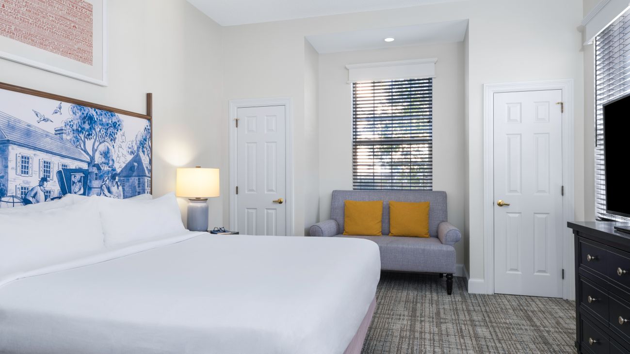 Guest Bedroom (2-Bedroom Villa)